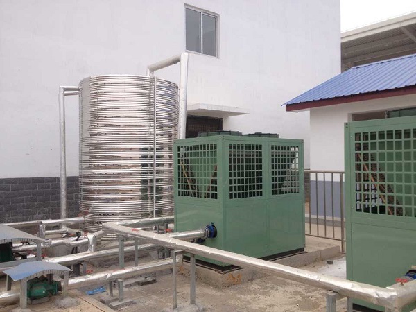 江西新余高铁站太阳能空气源热水项目